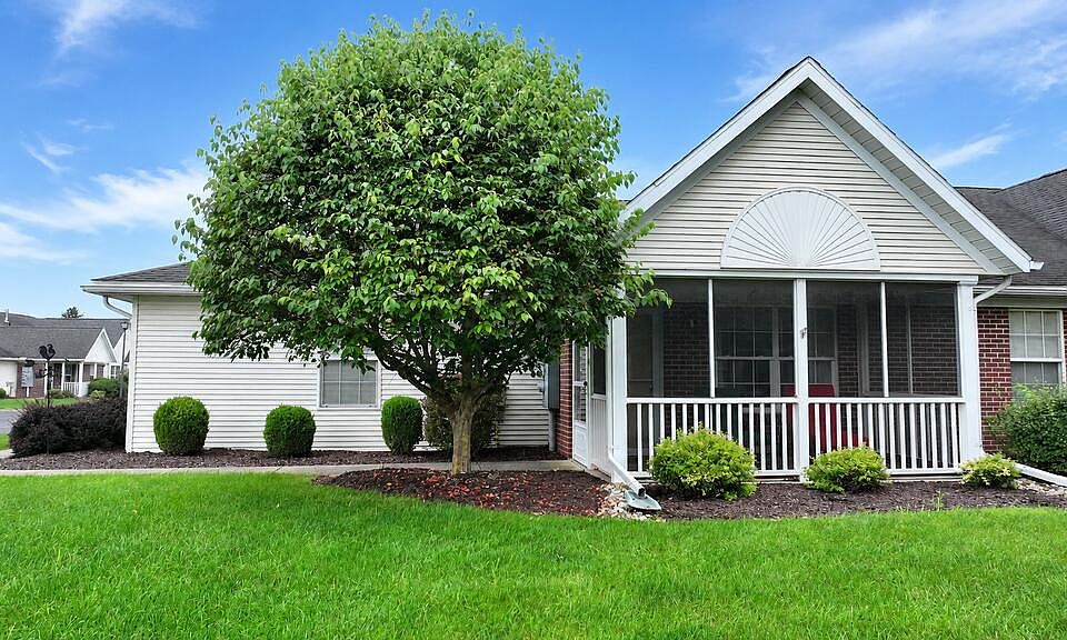 1st image of 292 Chapman Way