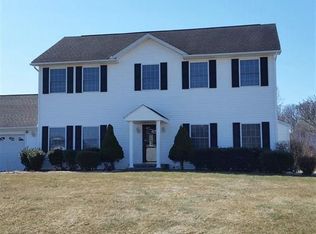 106 Canterbury Dr, Saugerties, NY 12477