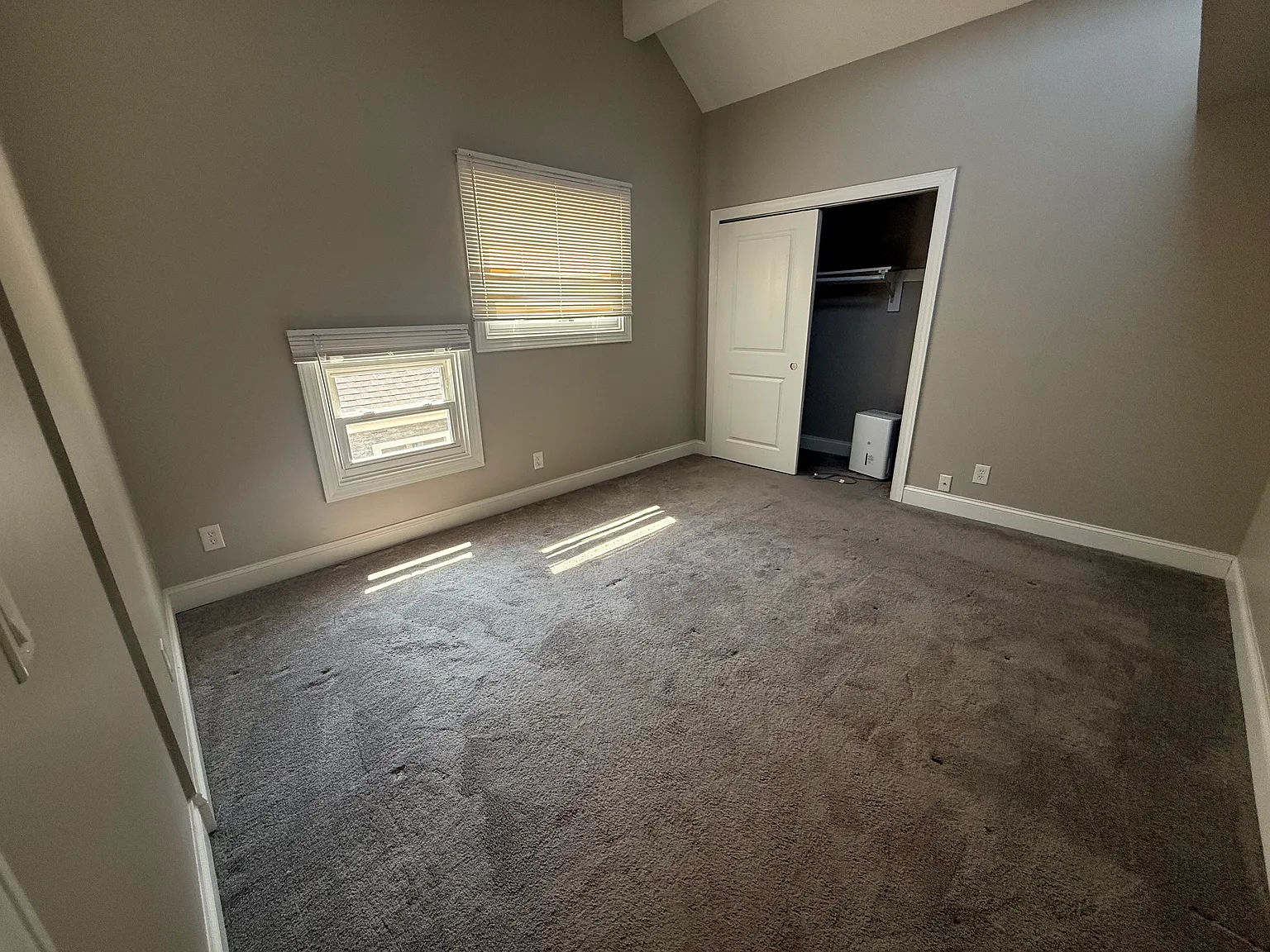 1 bed, 1000 sqft, $1,350 — Photo 4