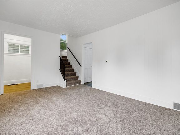 5th image of 639 Ridgeway Ave