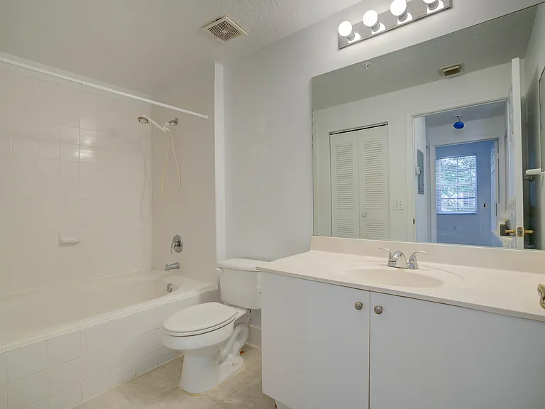 1136 Town Center Dr #11 — Photo 11