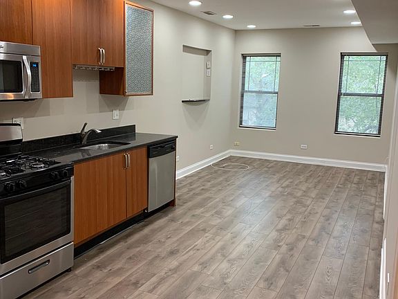 2nd image of 1900 W Touhy Ave #3B
