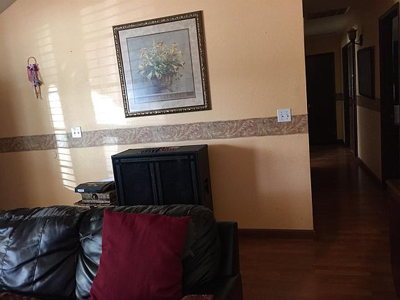 3rd image of 26021 Avenue 18 1/2