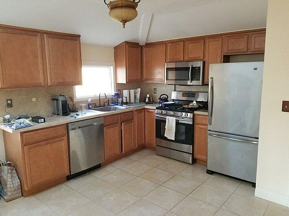 3rd image of 225 Downes Avenue # Fl 2nd