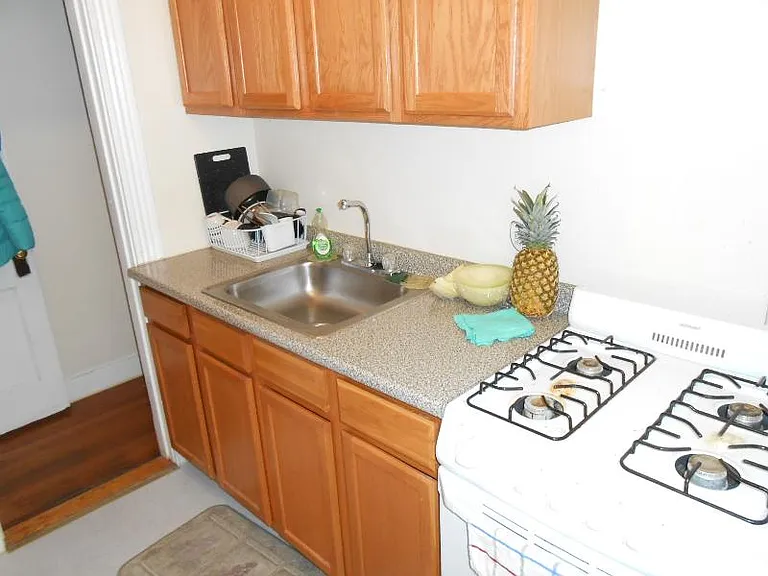 33 Gardner St #5 — Photo 3