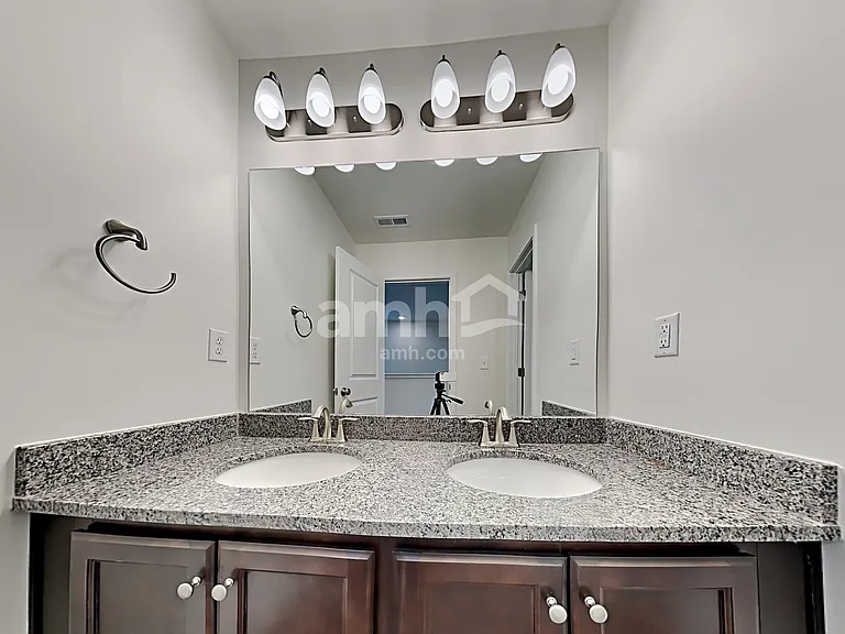 5120 Hudson Valley Dr — Photo 22