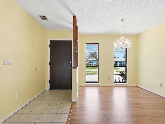 4th image of 814 SE Celtic Avenue