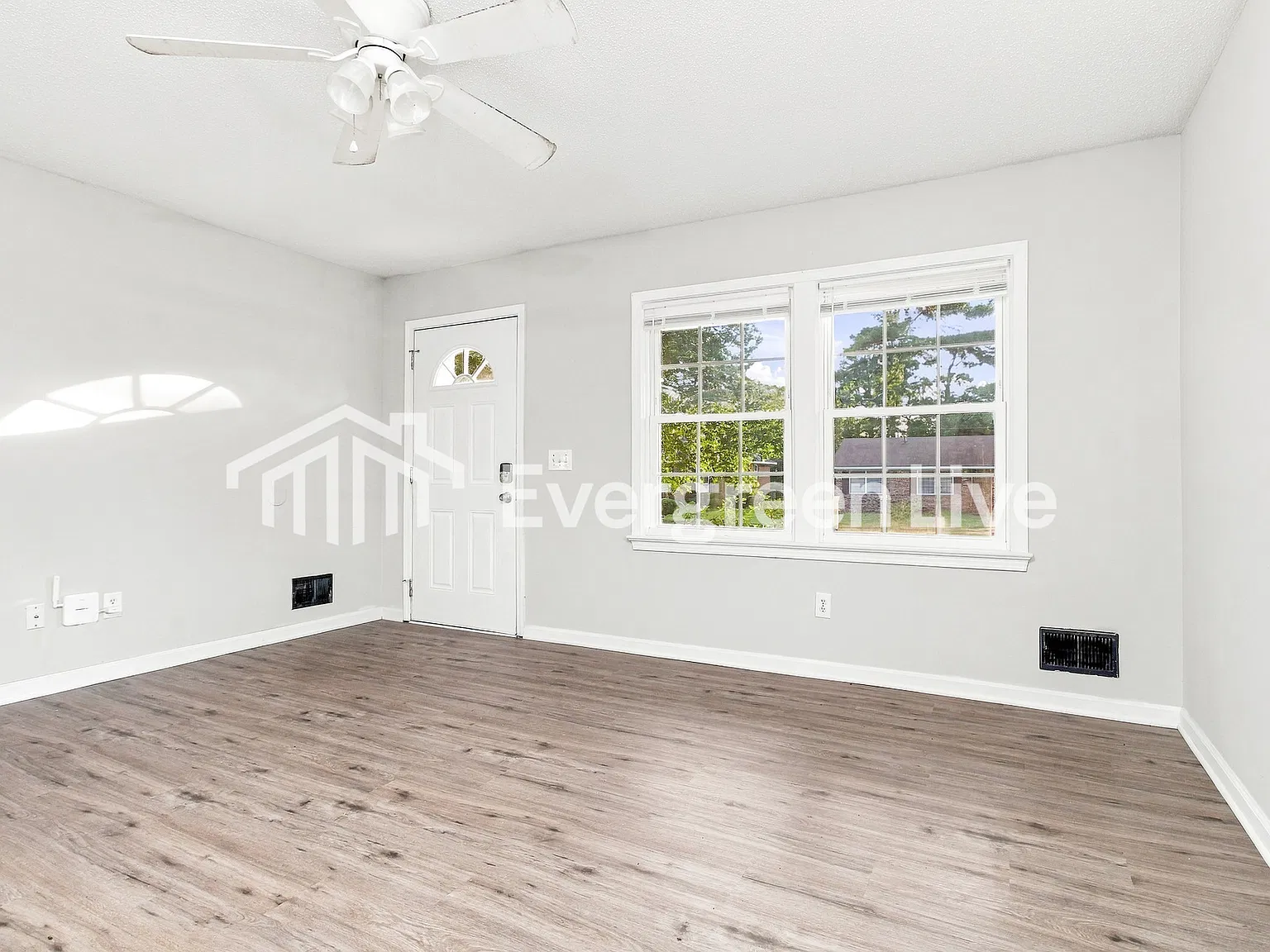 4 bed, 2.5 bath, 1748 sqft, $1,495 — Photo 3