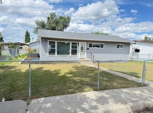 411 Maple Ave, Glendive, MT 59330
