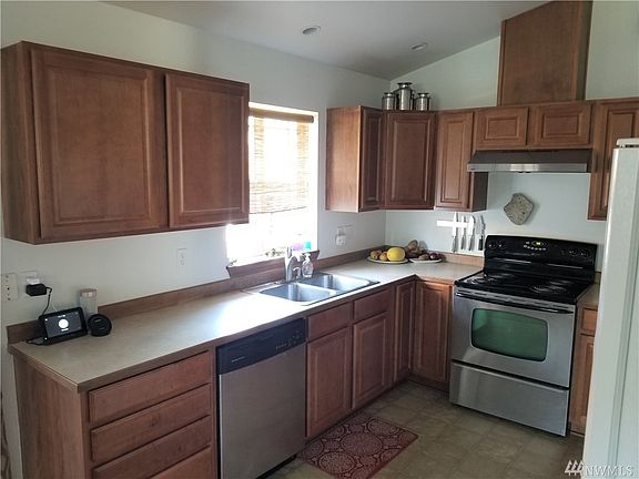 4th image of 1410 Dickinson Ave