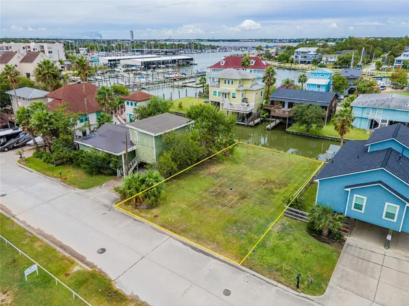 1014 Aspen Rd, Clear Lake Shores, TX 77565