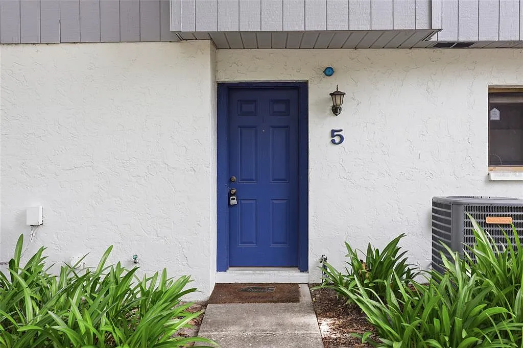 3 bed, 2.0 bath, 1106 sqft, $1,980 — Photo 3