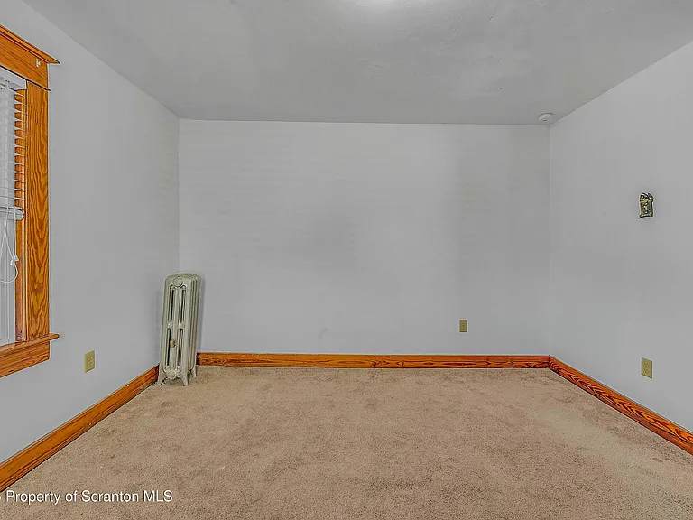 1425 Church Ave — Photo 14