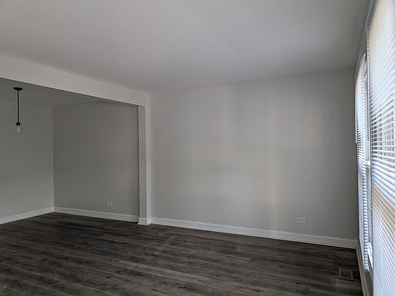 2nd image of 2093 Sutherland Pl #2093