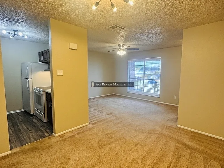 6824 Camden Ln #8 — Photo 6