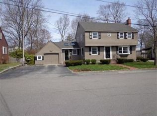 28 Cherry Ln, Weymouth, MA 02190