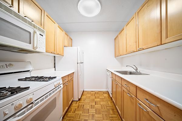 1st image of 345 E 64th St APT 6F