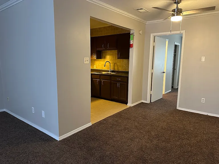 Bowmanor Garden Apartments — Photo 5