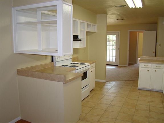 4th image of 177 Briggs St