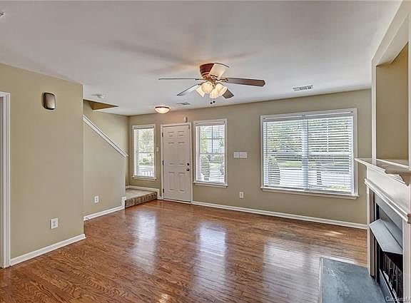 5th image of 6520 Point Comfort Ln