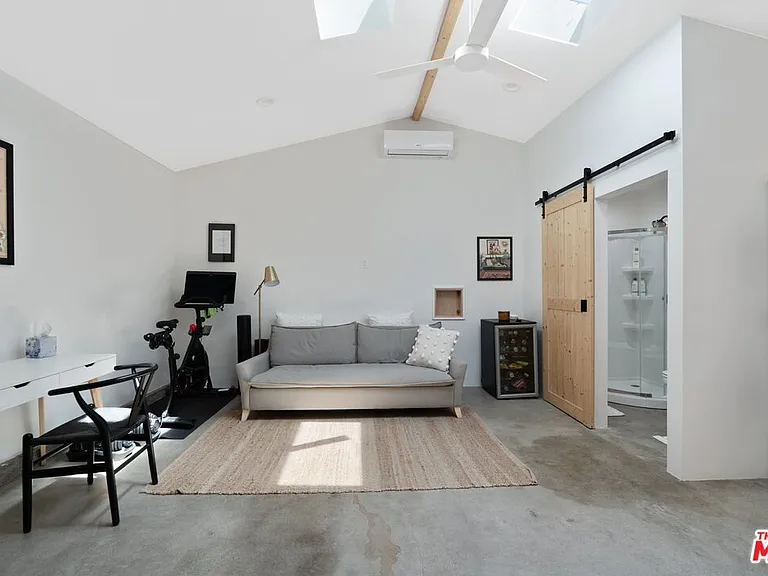 2820 Nichols Canyon Pl — Photo 45