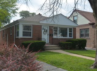 194 N Clinton Ave, Elmhurst, IL 60126