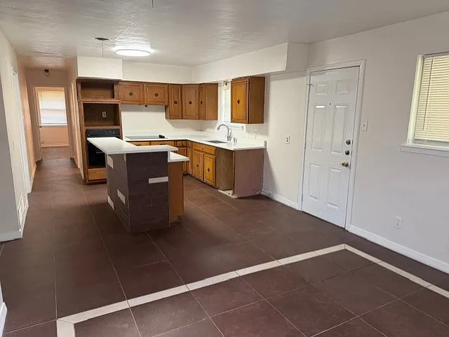 1303 Cypress Dr — Photo 3