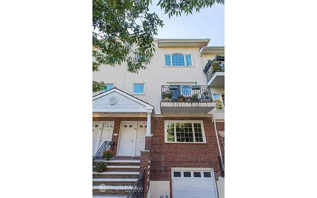 Sold by Douglas Elliman | media 18