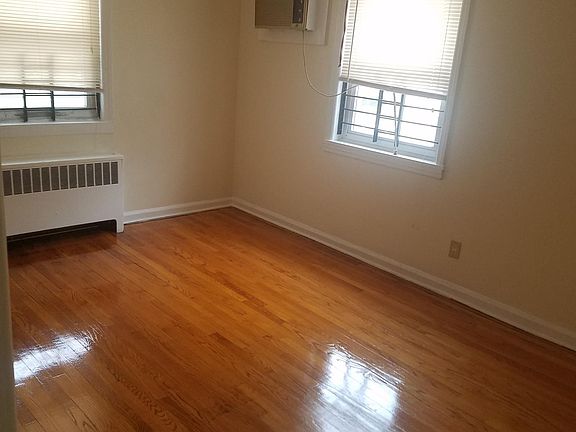2nd image of 1213 Waring Ave Floor 2