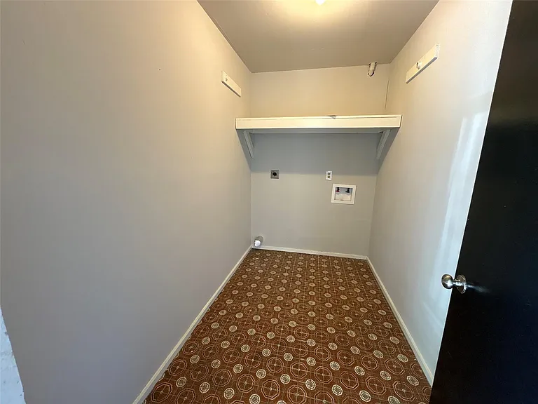 318 S Poplar St #3 — Photo 10