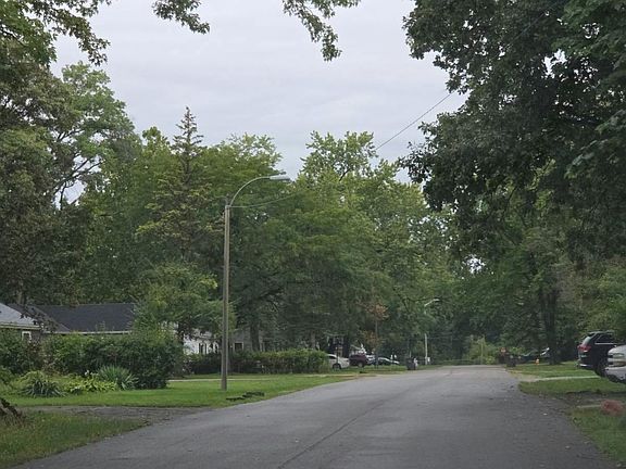 4th image of 4620 Euclid Ave