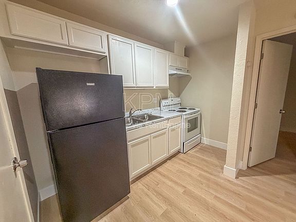 5th image of 3939 N Pershing Ave #54