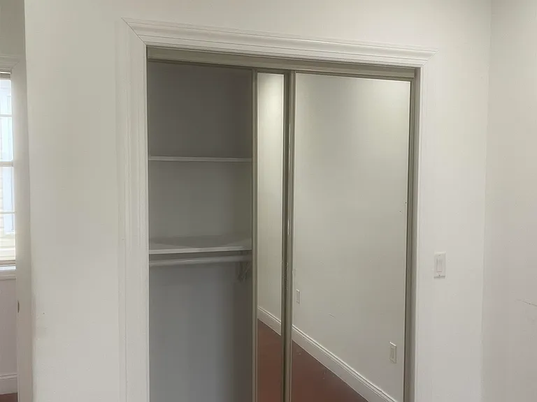 1 Montrose Ave #2 — Photo 11