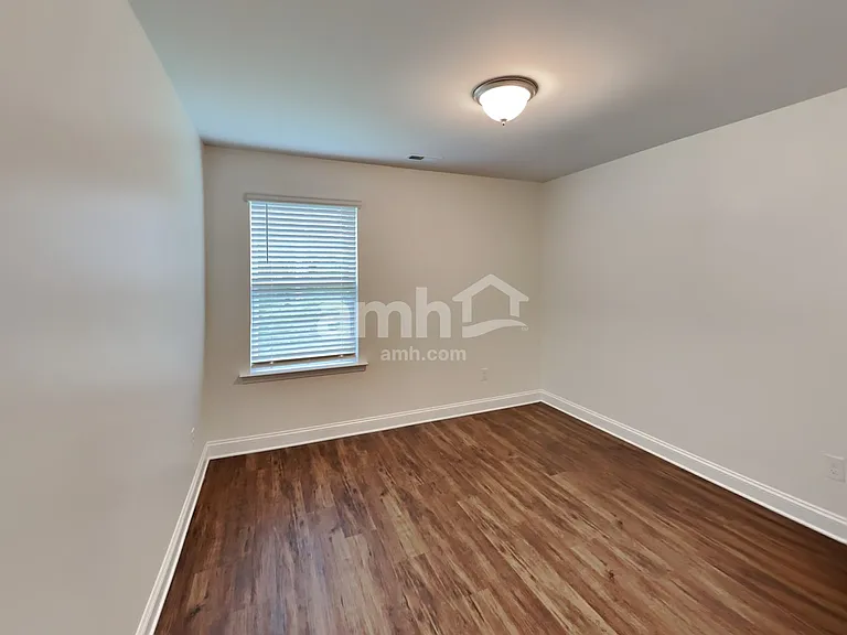 1010 Noah Ct — Photo 26