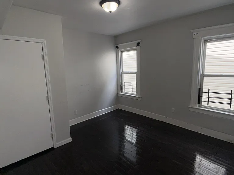 58 Clinton Pl #B — Photo 7