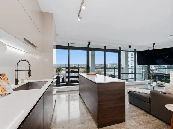 2378 Alpha Ave #1106, Burnaby, BC V5C 0K2