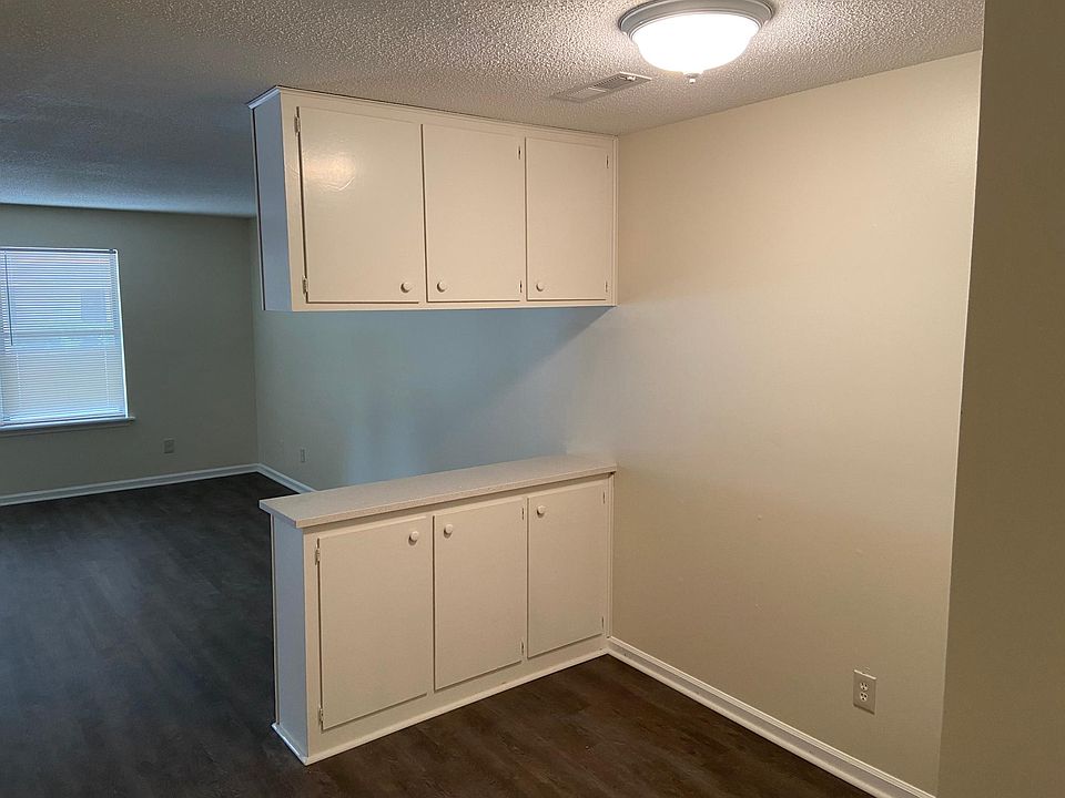 2nd image of 930 E Estates Blvd #D