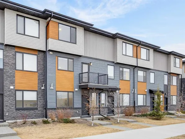 882 W Cornerstone Blvd NE, Calgary, AB T3N 1J6