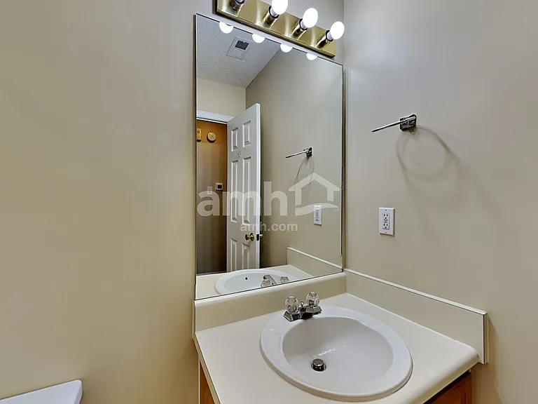4855 Lake Park Ter — Photo 15