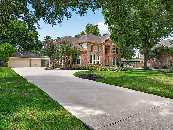 3rd image of 412 Melodywood Dr