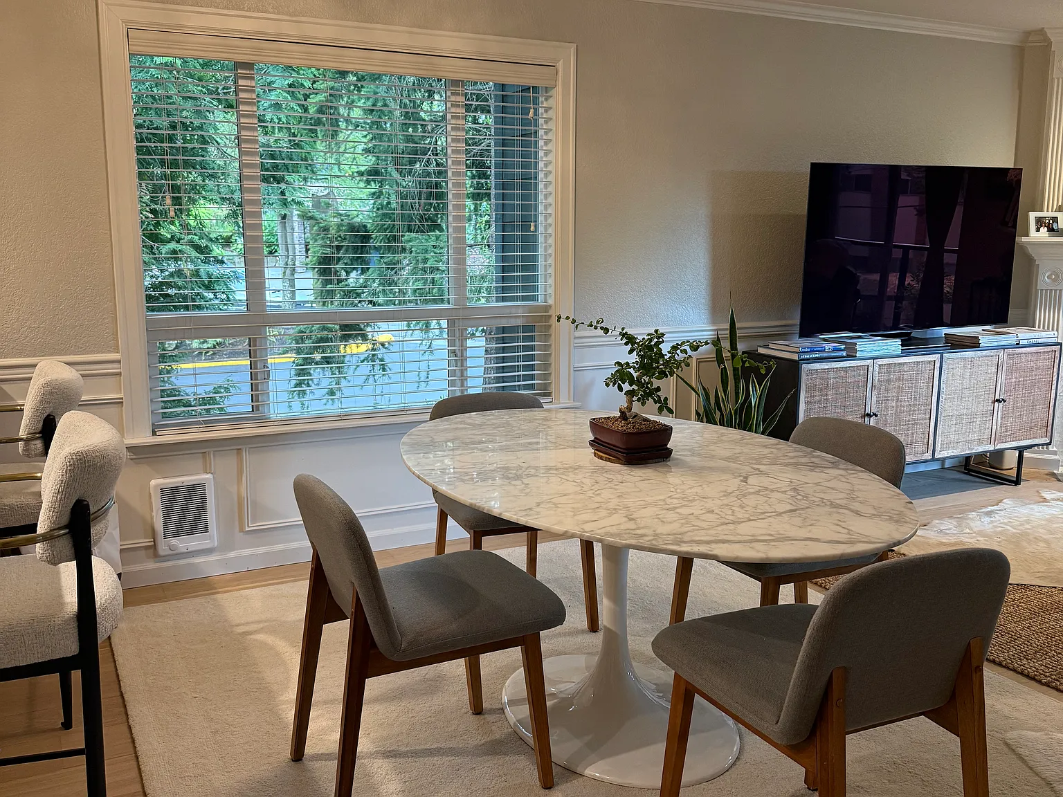 2 bed, 1377 sqft, $5,800 — Photo 3