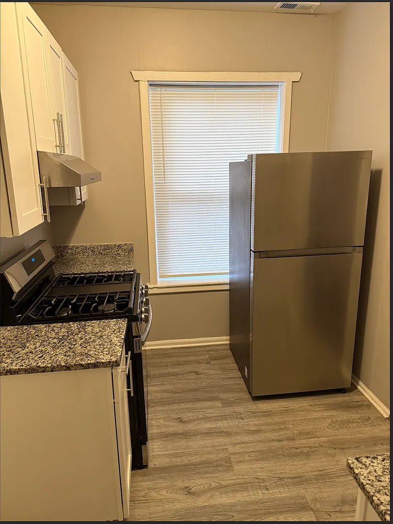 5030 W North Ave — Photo 2