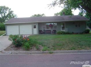 1204 S Halvorson St, Redwood Falls, MN 56283