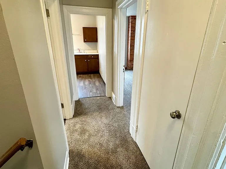 111 S Ohio Street (Full Service) — Photo 6