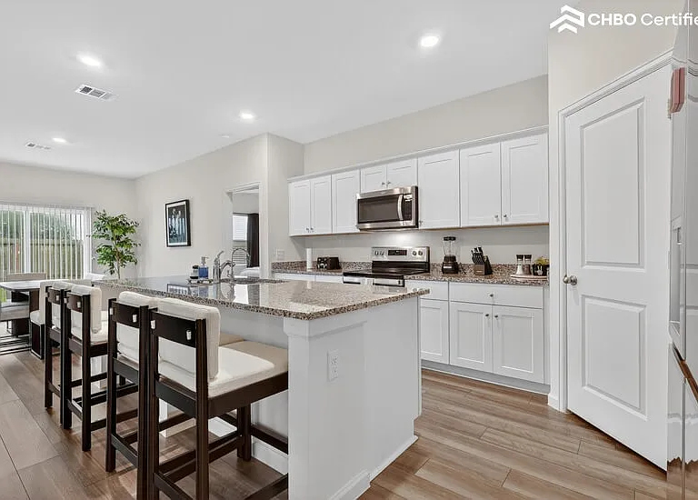 1052 Long Bay Ct — Photo 17