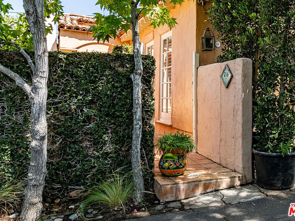 216 S Carmelina Ave #GUESTHOUSE