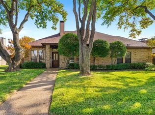 2711 Coventry Ln, Carrollton, TX 75007