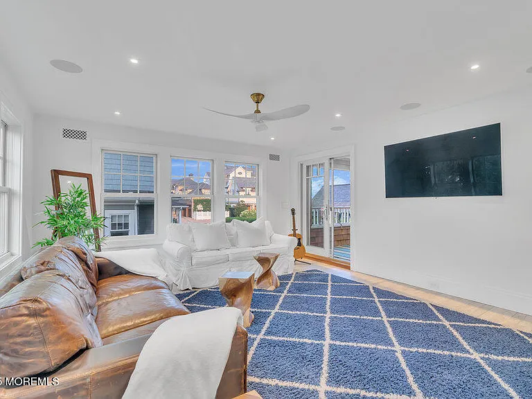985 Ocean Ave — Photo 125