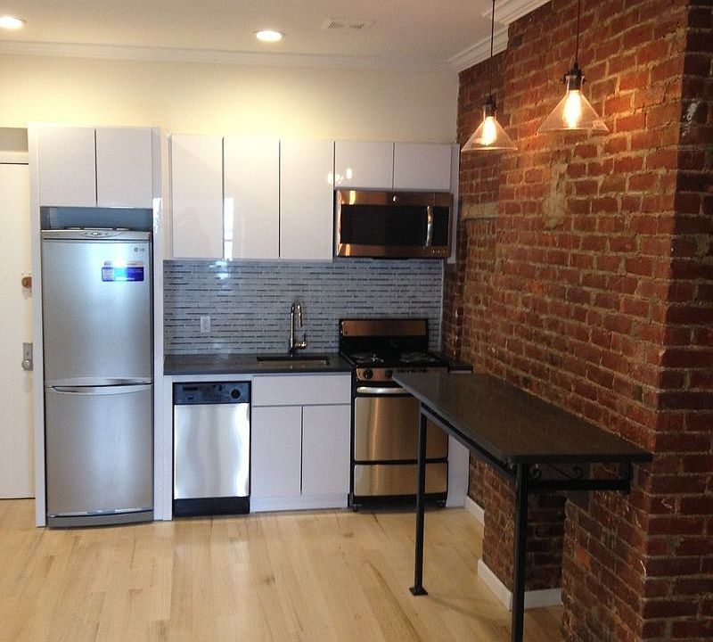 1st image of 416 W 49th St #5A1