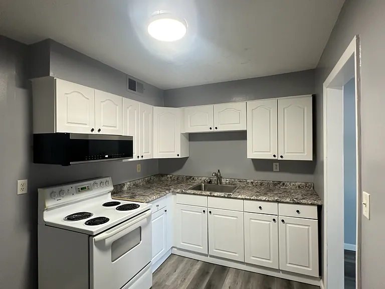 1600 S 6th St #2 — Photo 3